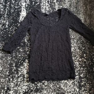 Mid-Sleeve Floral Lace Shirt